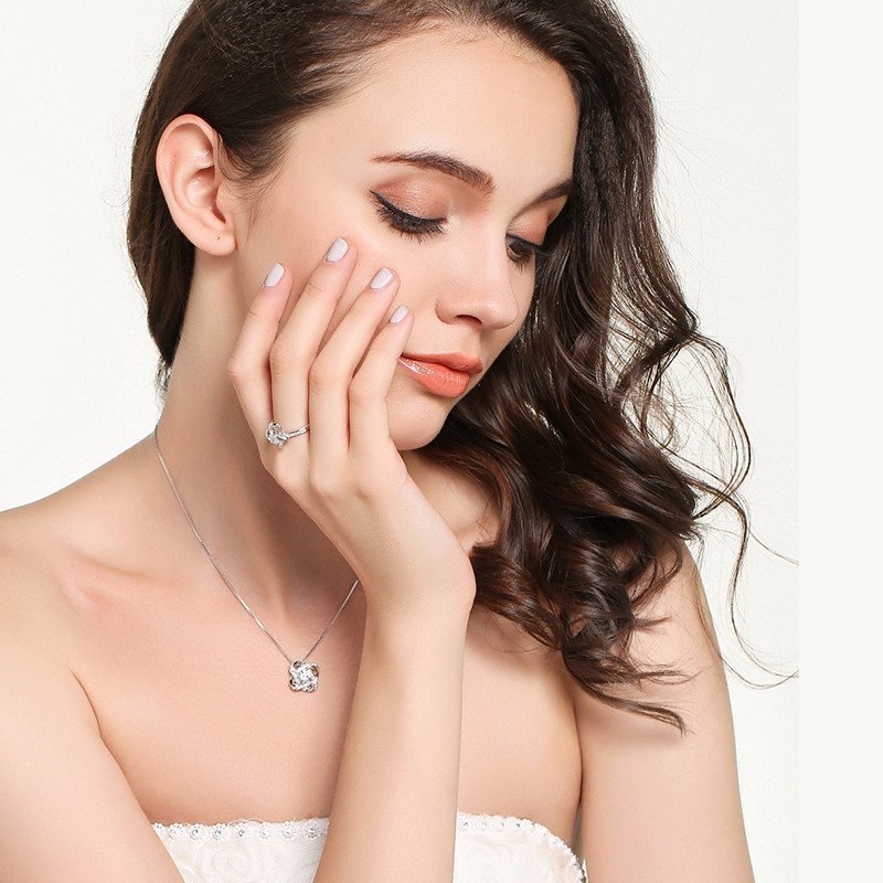 Weißgold Kette mit echter Rose - ausgefallene geschenke für frauen